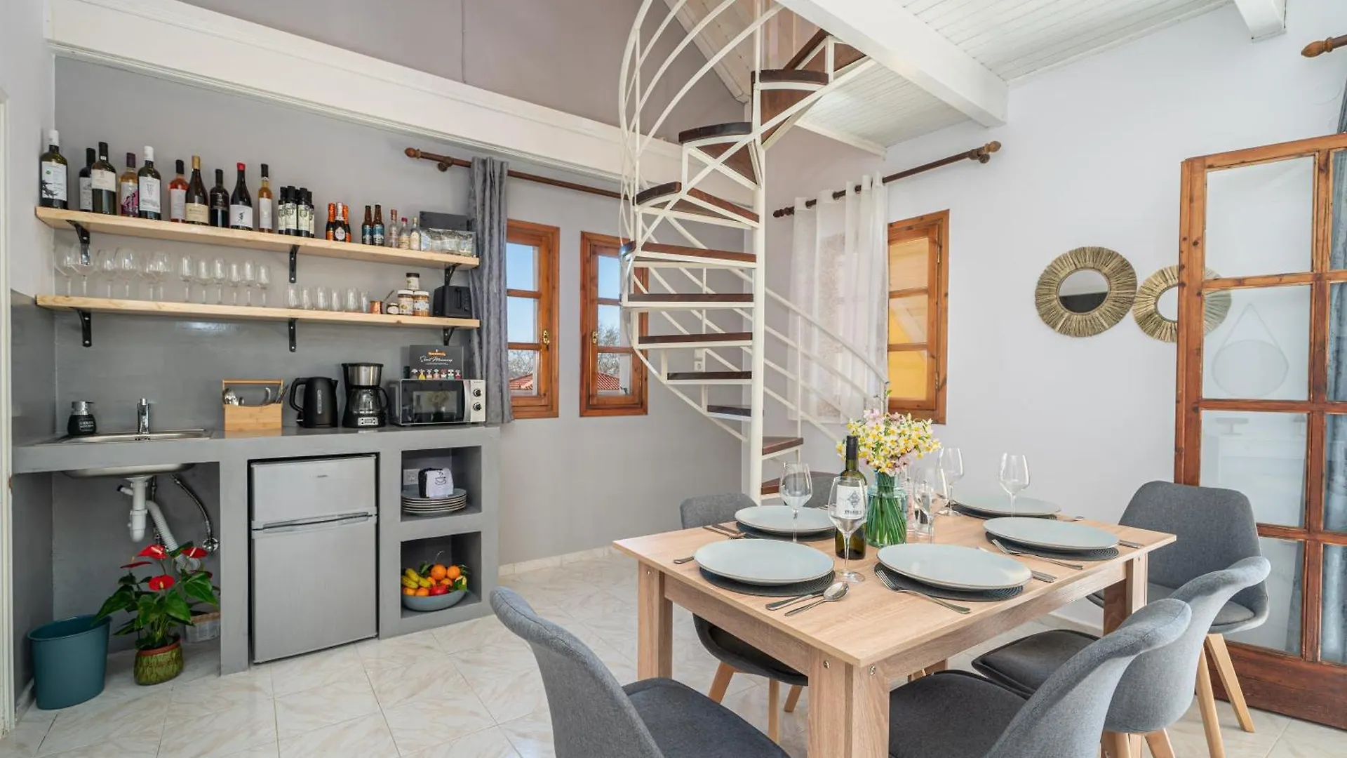 Southbank Seafront Apartments Katelios