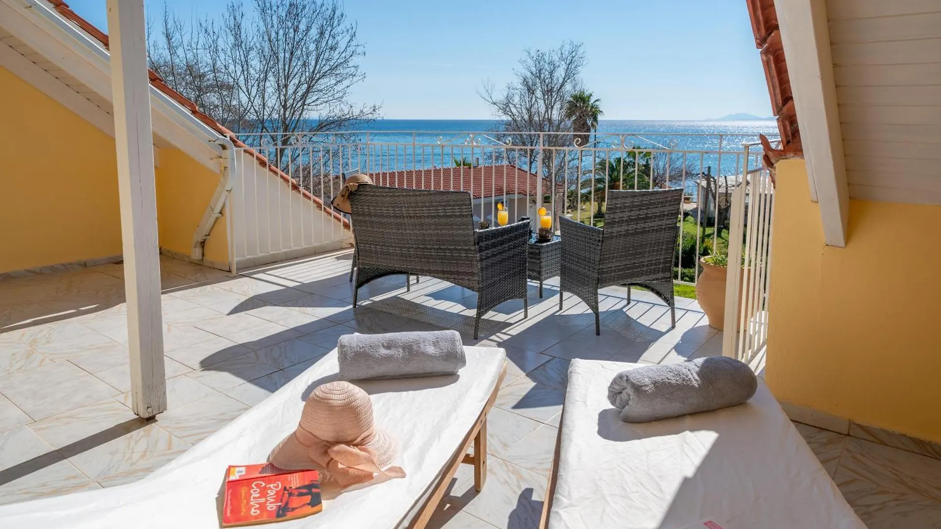 Southbank Seafront Apartments Kateleios Yunanistan