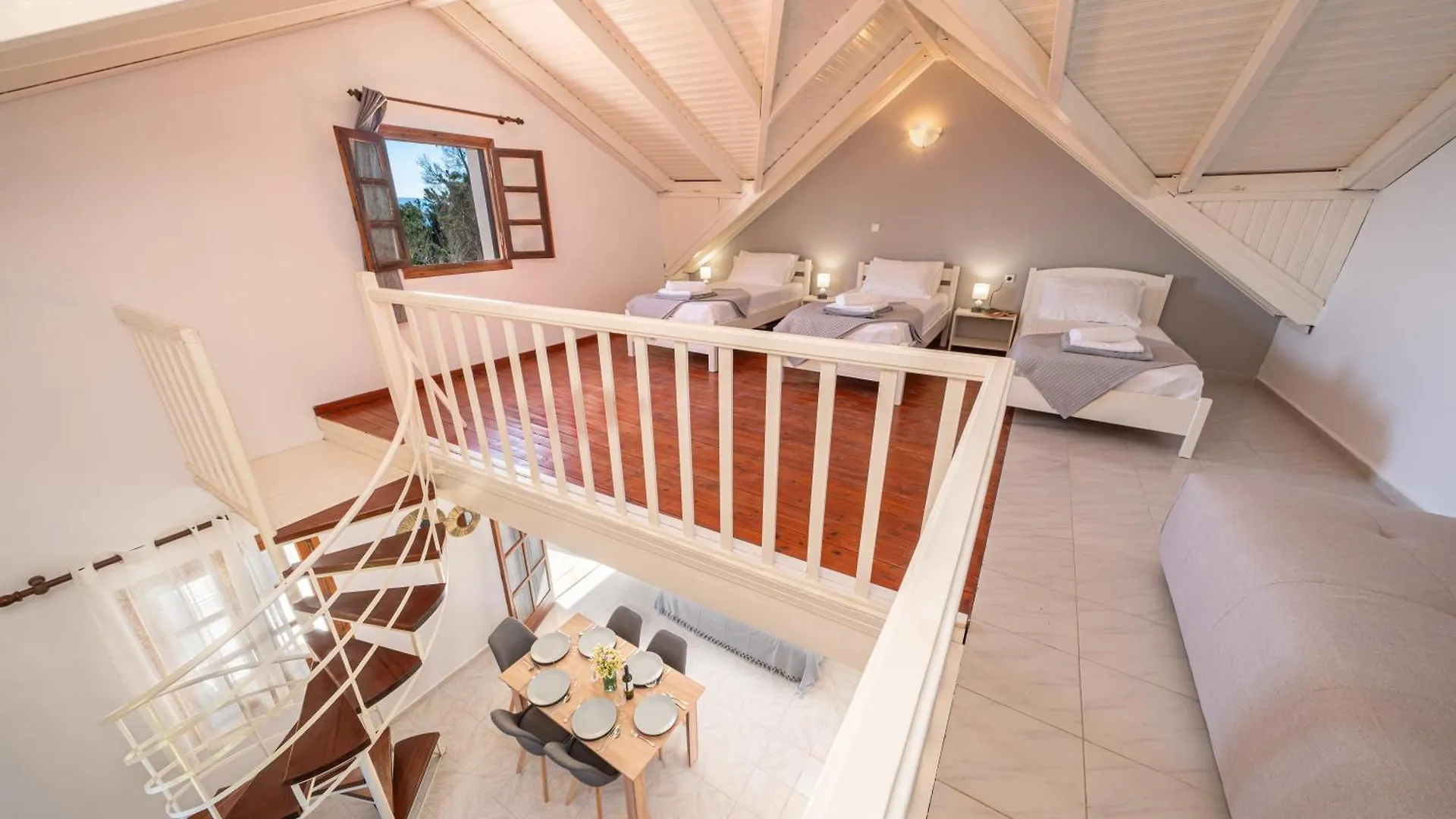 Southbank Seafront Apartments Kateleios Yunanistan