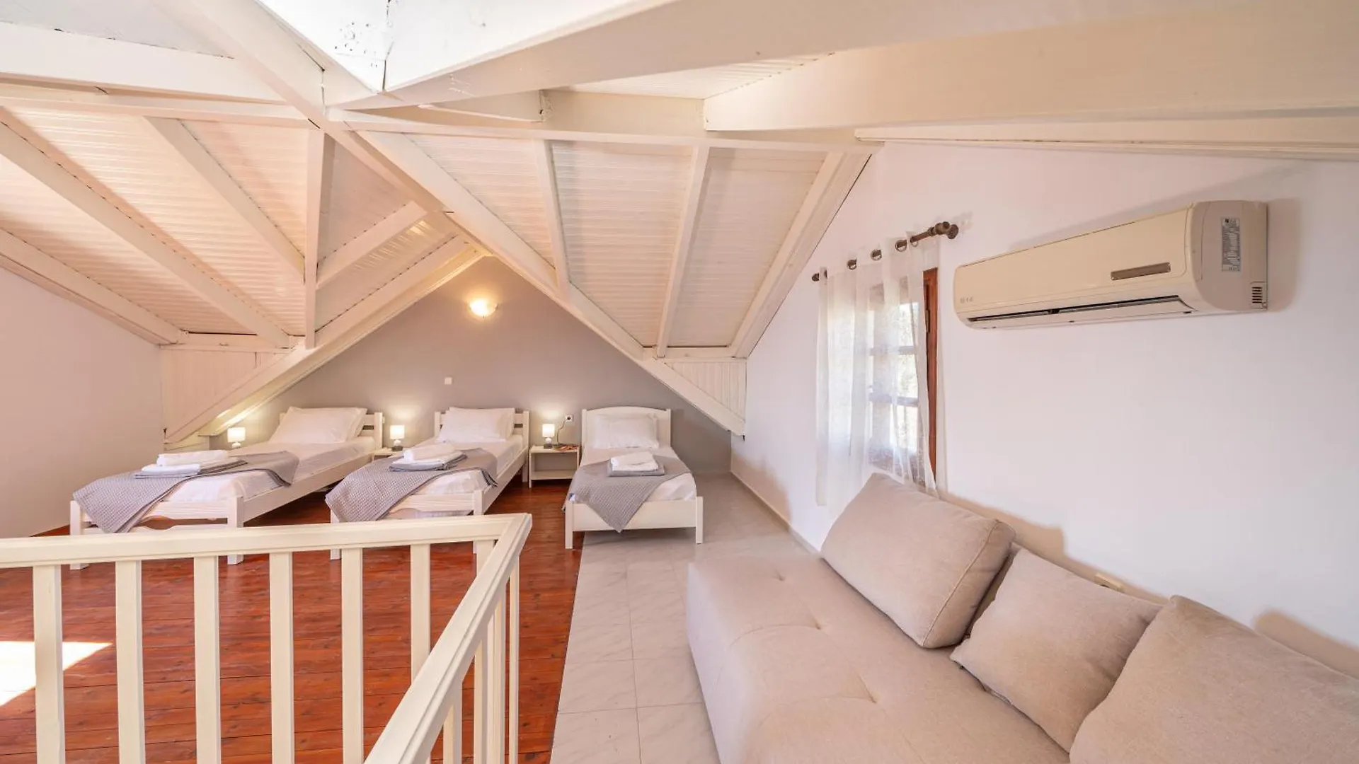 Southbank Seafront Apartments Katelios