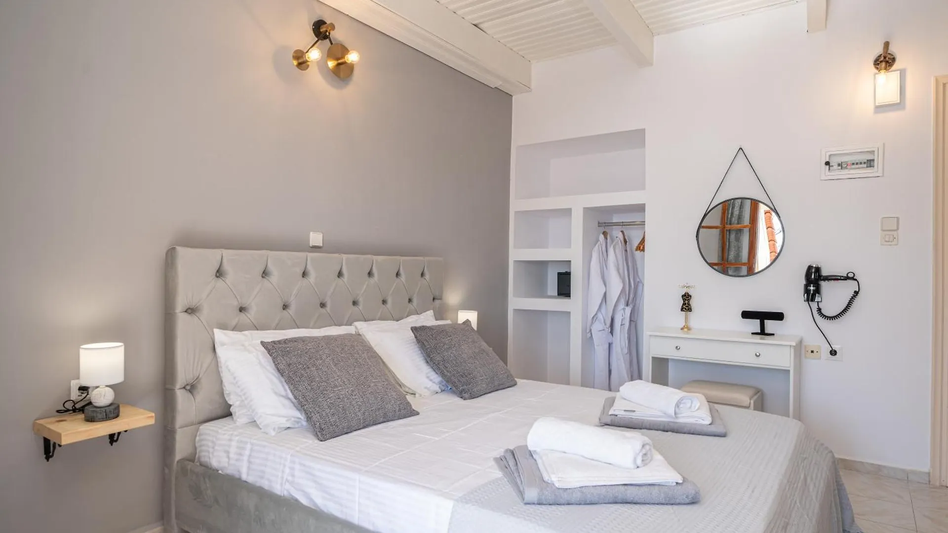 Southbank Seafront Apartments Katelios