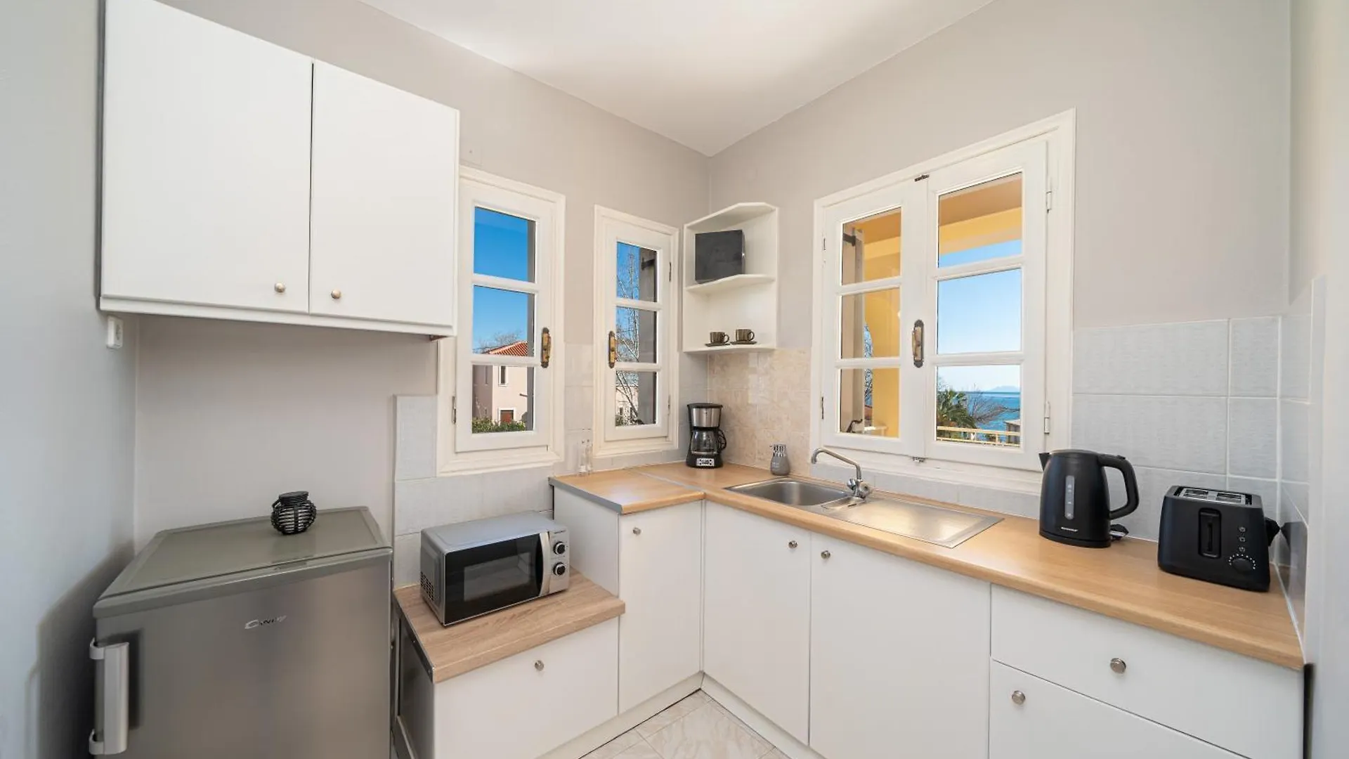 Southbank Seafront Apartments Katelios