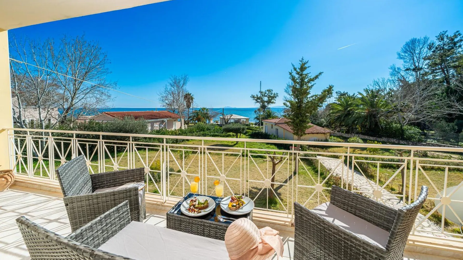 Southbank Seafront Apartments Katelios