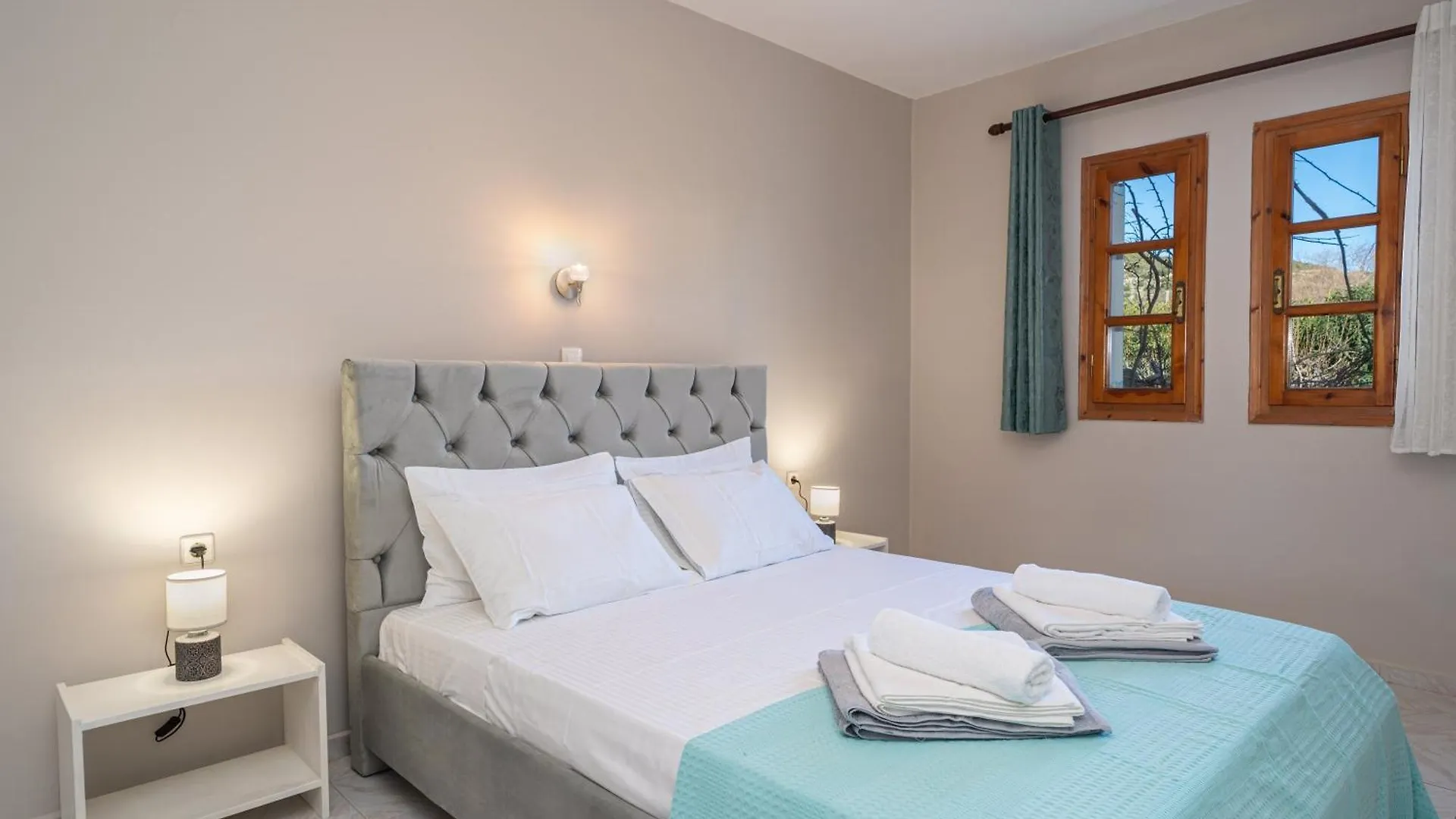 Southbank Seafront Apartments Katelios